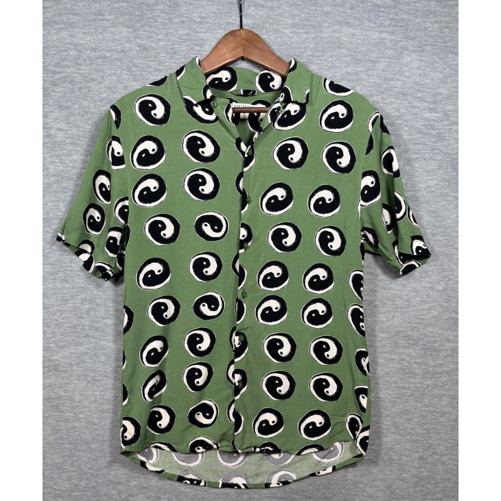 EARTHBOUND TRADING CO Womens Top‎ S Green Yin Yang Short Sleeve Button Up Shirt